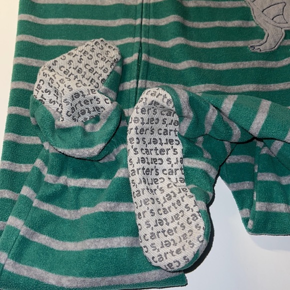 Carter’s one piece zip footie with dinosaur appliqué 18 months - Picture 3 of 4